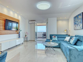 Glyfada Rooftop Apartment